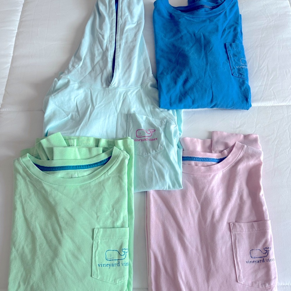 4 long sleeve Vineyard Vines,
One has a hoodie
Selling all 4 together
